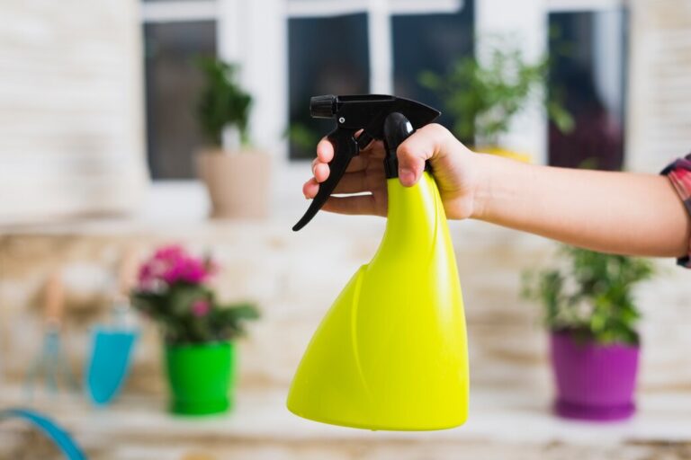 Easy Guide: The Best Way to Clean Your Spray Bottles